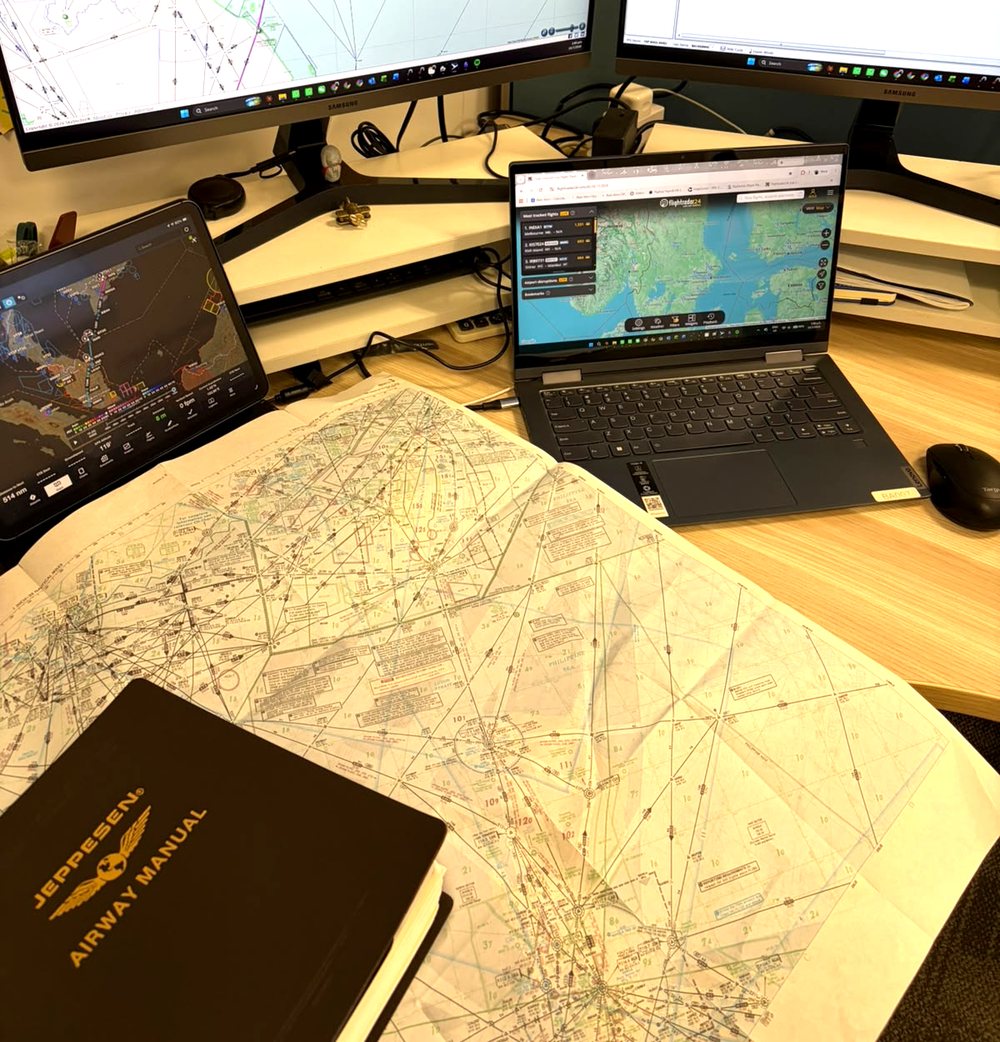 Bass Aero dispatch desk: flight planning, charts and live flight tracking
